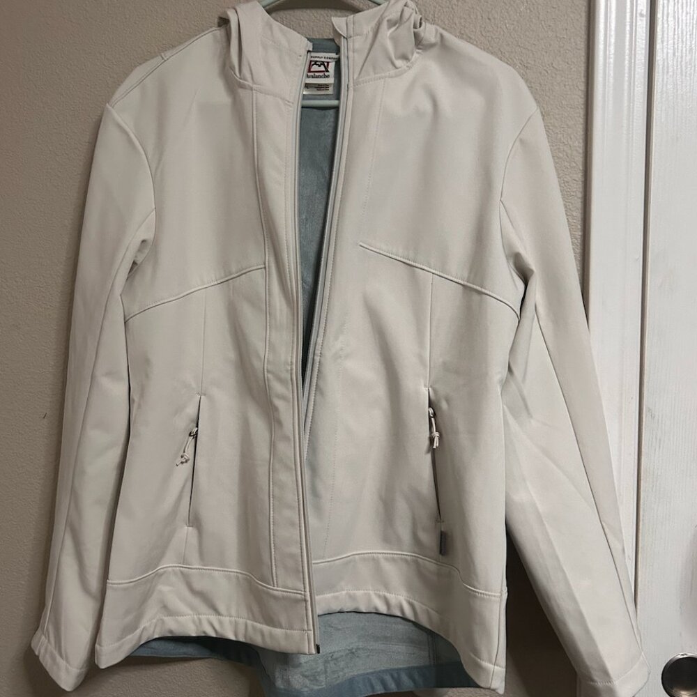Avalanche Outdoors White Coat